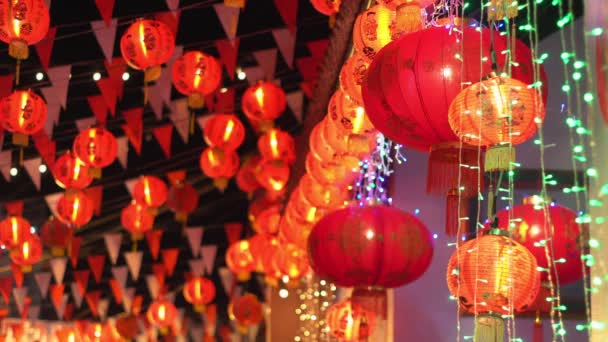 Kinesiska Nyåret Lyktor Chinatown Välsignelse Text Menar Har Rikedom Och — Stockvideo