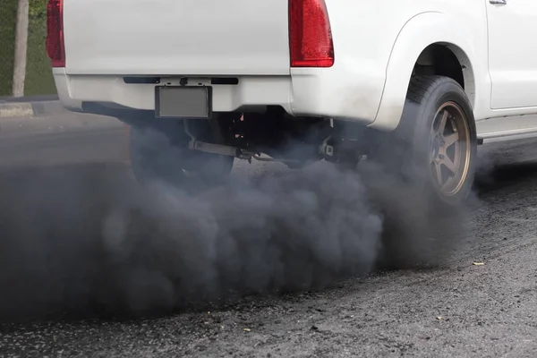 Luftföroreningar Från Fordonets Avgasrör Väg — Stockfoto