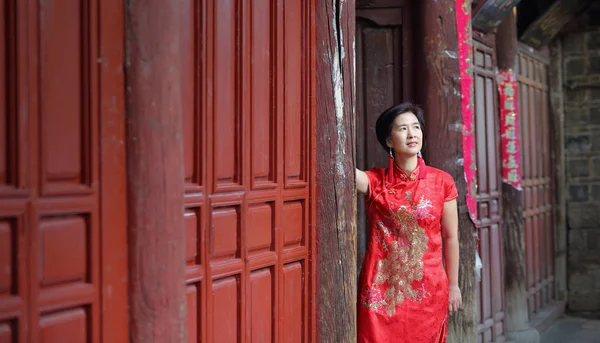 Turismo Femenino Con Ropa Tradicional China Casco Antiguo Lijiang Yunnan — Foto de Stock