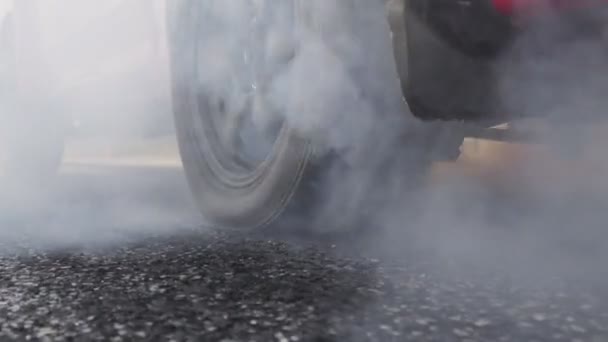 Trascina Auto Corsa Brucia Gomma Dai Suoi Pneumatici Preparazione Gara — Video Stock