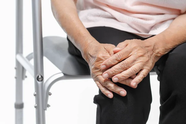 膝の痛み 高齢者の機能障害 — ストック写真