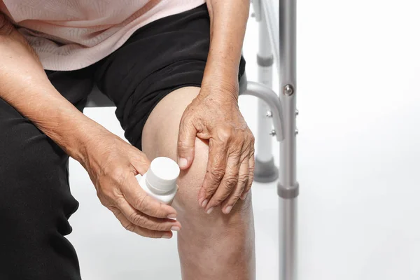 Knee Pain, Functional Impairment in Elderly — Stock Photo, Image