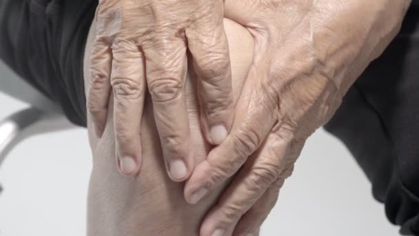 Knee Pain Functional Impairment Elderly — Stock Video