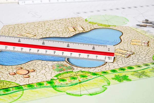 Architekt krajobrazu projektowanie podwórku basen plan z linijki skali metrycznej — Zdjęcie stockowe