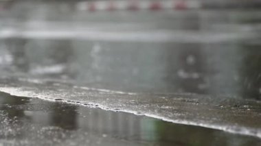 Yağmurlu günde Sokak , Eski şehir Chiang Mai Tayland.