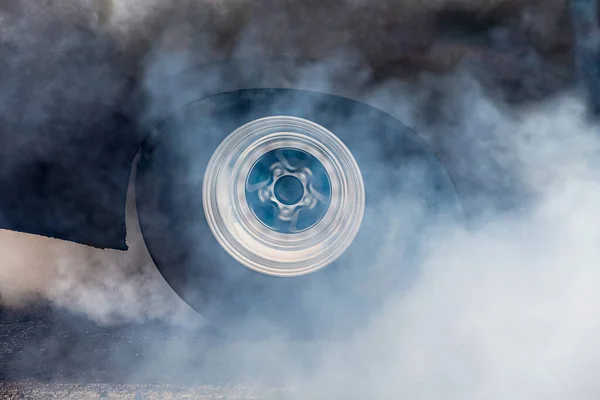 Trascina Auto Corsa Brucia Gomma Dai Suoi Pneumatici Preparazione Gara — Foto Stock