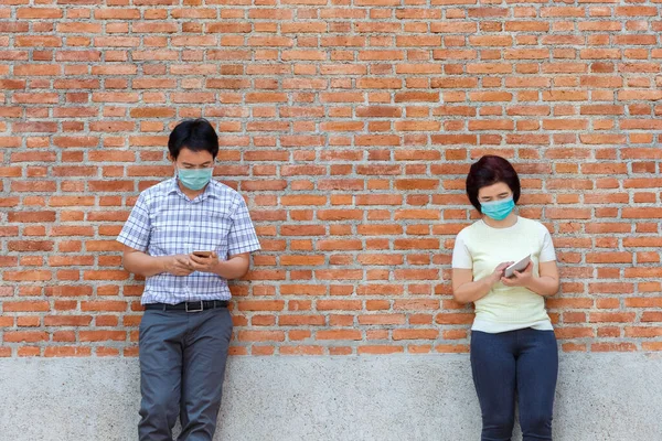 Personas Mediana Edad Asiáticas Que Usan Máscara Mantienen Distanciamiento Social — Foto de Stock