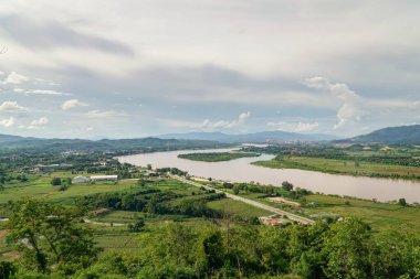 Tayland 'ın Chiang Saen bölgesinde Mekong Nehri ve Tayland-Laos sınırı.