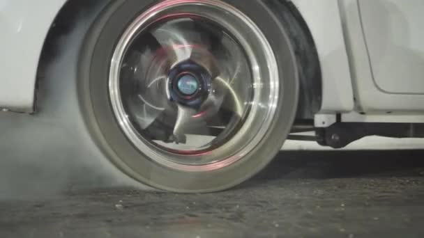 Arrastre Coche Carreras Quema Caucho Sus Neumáticos Preparación Para Carrera — Vídeo de stock