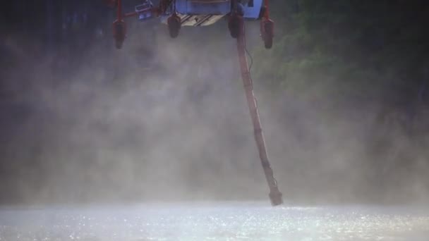 Firefighting Helicopter Hovering Pond Refills Water — Stock Video