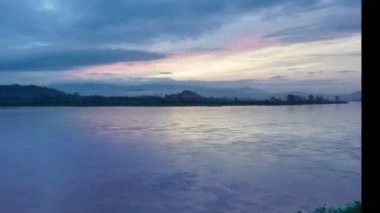 Tayland 'ın Chiang Saen bölgesinde Mekong Nehri ve Tayland-Laos sınırı.