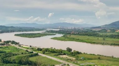 Tayland 'ın Chiang Saen bölgesinde Mekong Nehri ve Tayland-Laos sınırı.
