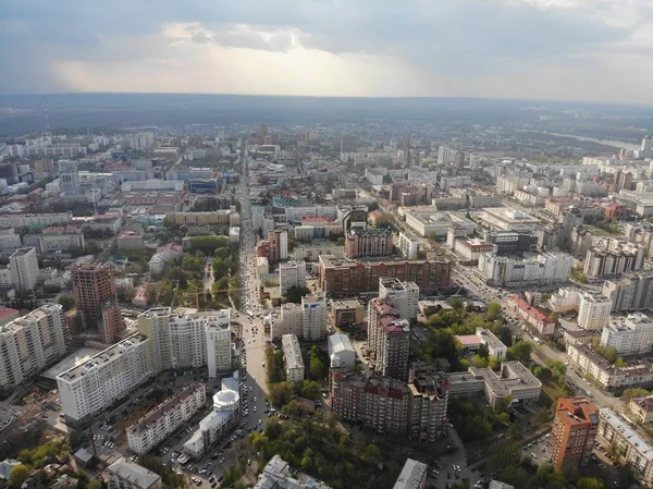 şehrin yukarısındaki yayılma / Ufa Başkurdistan Rusya, Mayıs 2018, ile DJI indeks işlem Mavic hava