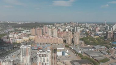 şehrin yukarısındaki yayılma / Ufa Başkurdistan Rusya, Mayıs 2018, ile DJI indeks işlem Mavic hava