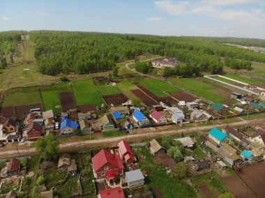 Village, orman / Kandry-Kul, Başkurdistan, Rusya Federasyonu. 2018 ile DJI indeks işlem Mavic hava olabilir
