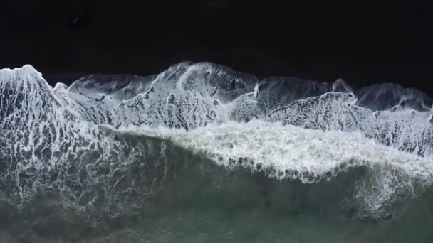 Olas Del Océano Atlántico Playa Negra Islandia — Vídeo de stock
