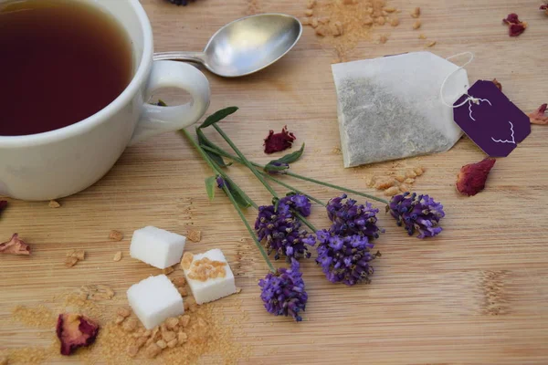 Kaffeegedeck Mit Lavendel Und Zuckerwuerfeln — Foto de Stock