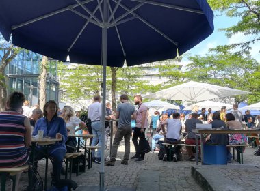 Mittagspause auf der Journalistenkonferenz des Netzwerk Recherche, Hamburg