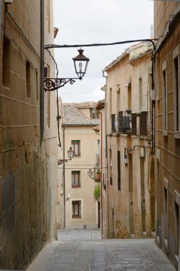 Eski şehir merkezinde Segovia sokağa