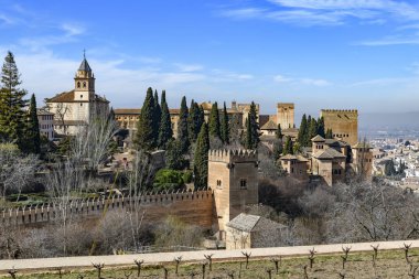 Dış çevrenin La Alhambra görünümü