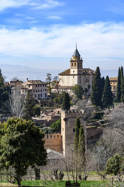 La Alhambra syn på yttre området — Stockfoto