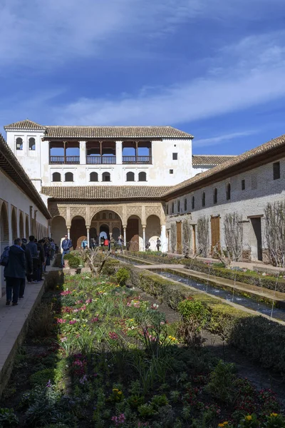 La Альгамбра видом на сади — стокове фото