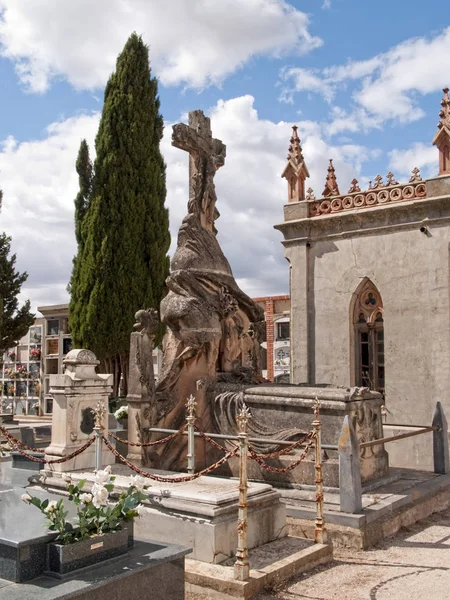 Кладовищі в Алькасар-де-Сан-Хуан Сьюдад-Реаль Іспанії — стокове фото