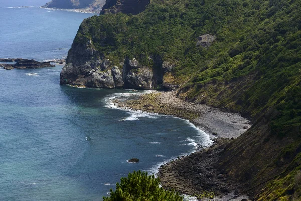 San Juan de Gaztelugatxe Vizcaya sahil üzerinde hermitage yakınındaki