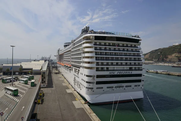 Big cruise at Barcelona port — Stock Photo, Image