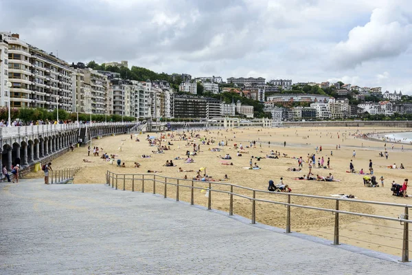 San Sebastian Pais Bask İspanya La Concha kumsalda