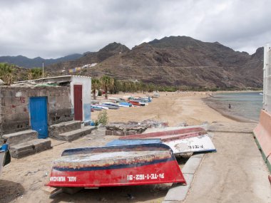 Bağlantı noktası de San Andres ve Playa de las Teresitas Tenerife