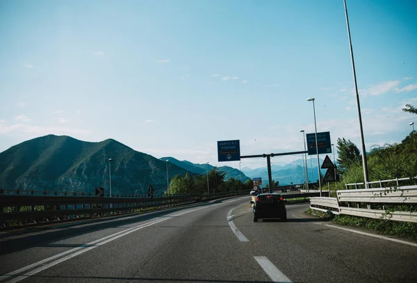 Auto Fahren Durch Lobardy Italien Iseosee — Stockfoto