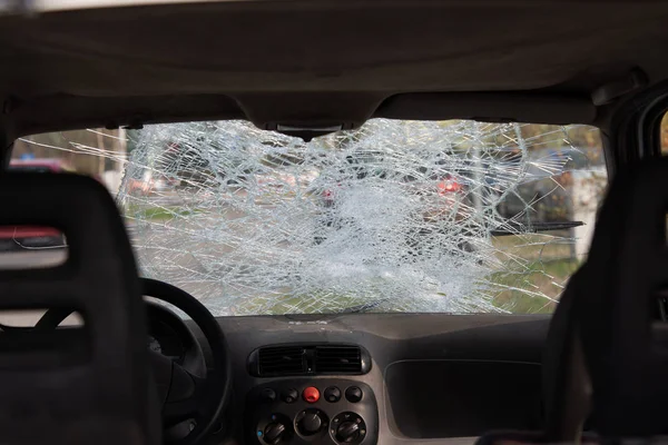 Coche después de un accidente, después de un golpe peatonal Imagen De Stock