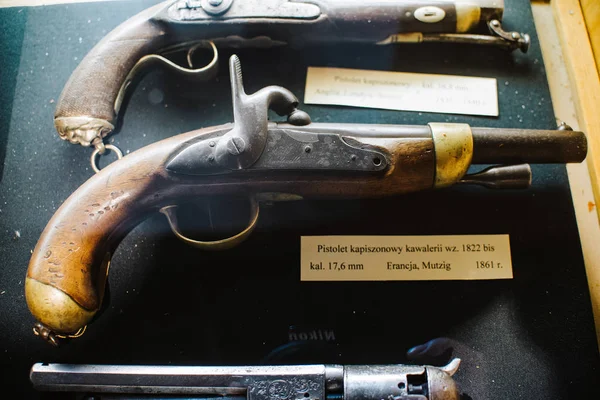 25-juin-2017 Gros plan sur le pistolet à percussion de France 1822 sur le musée des armes à Wroclaw, Pologne — Photo