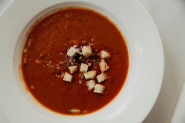 pişmiş mantar, portabello dolması yakın