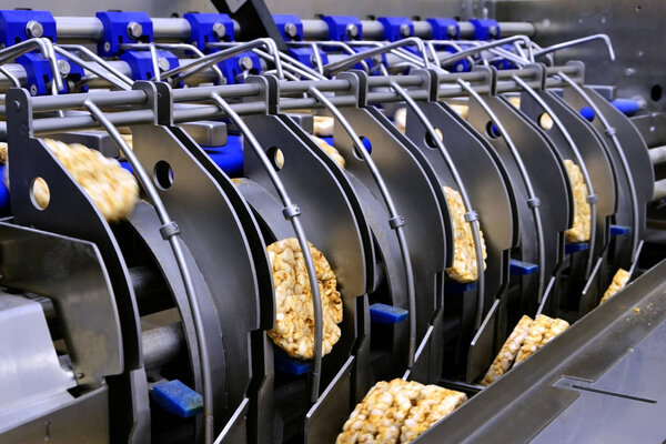 конвейер автоматический для производства полезного цельнозернового экструдера хрустящего хлеба
