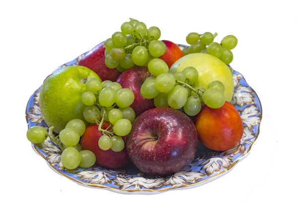 Prato Decorado Com Padrões Azul Aureate Com Frutas Isolado Fundo — Fotografia de Stock