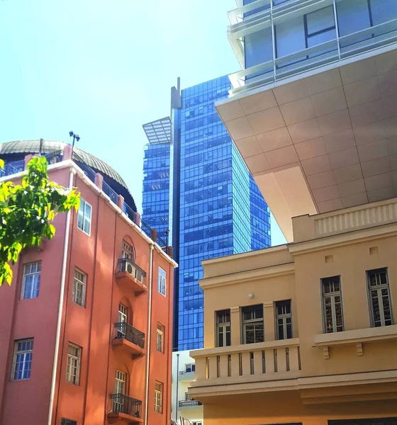 Tel Aviv. Mimari tarzı farklı zamanlarda karıştırma yer.