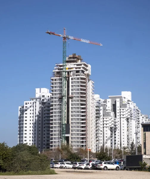 Binanın avlu şehir Holon İsrail'in yeni bir alanda Evleri Konut İnşaatı