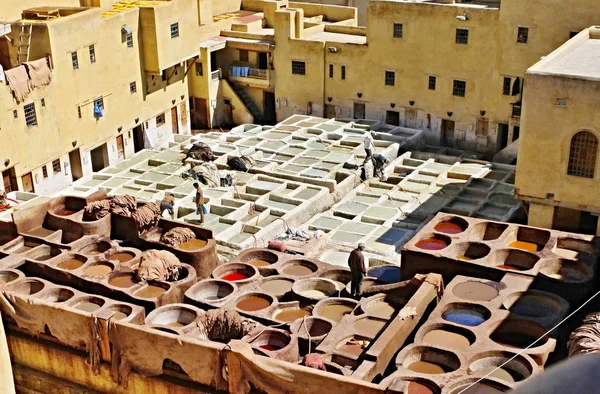 Tanneries of Fes Old tanks with color paint for leather. Morocco Africa. Oriental, fancy — Stock Photo, Image