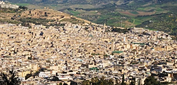 Very dense and close development of the city blocks of the ancient Moroccan city of Fez in North Africa — Stock Photo, Image