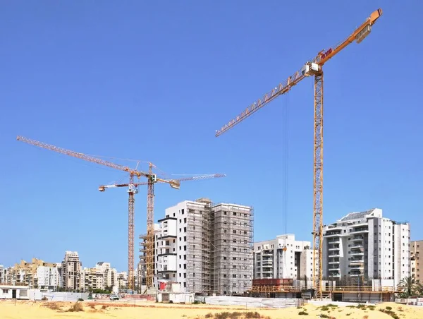 Cantiere di costruzione di alloggi costruzione di case in una nuova area della città Holon in Israele — Foto Stock