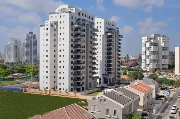 Holon İsrail şehrin yeni bir alanda Evleri Konut İnşaatı.