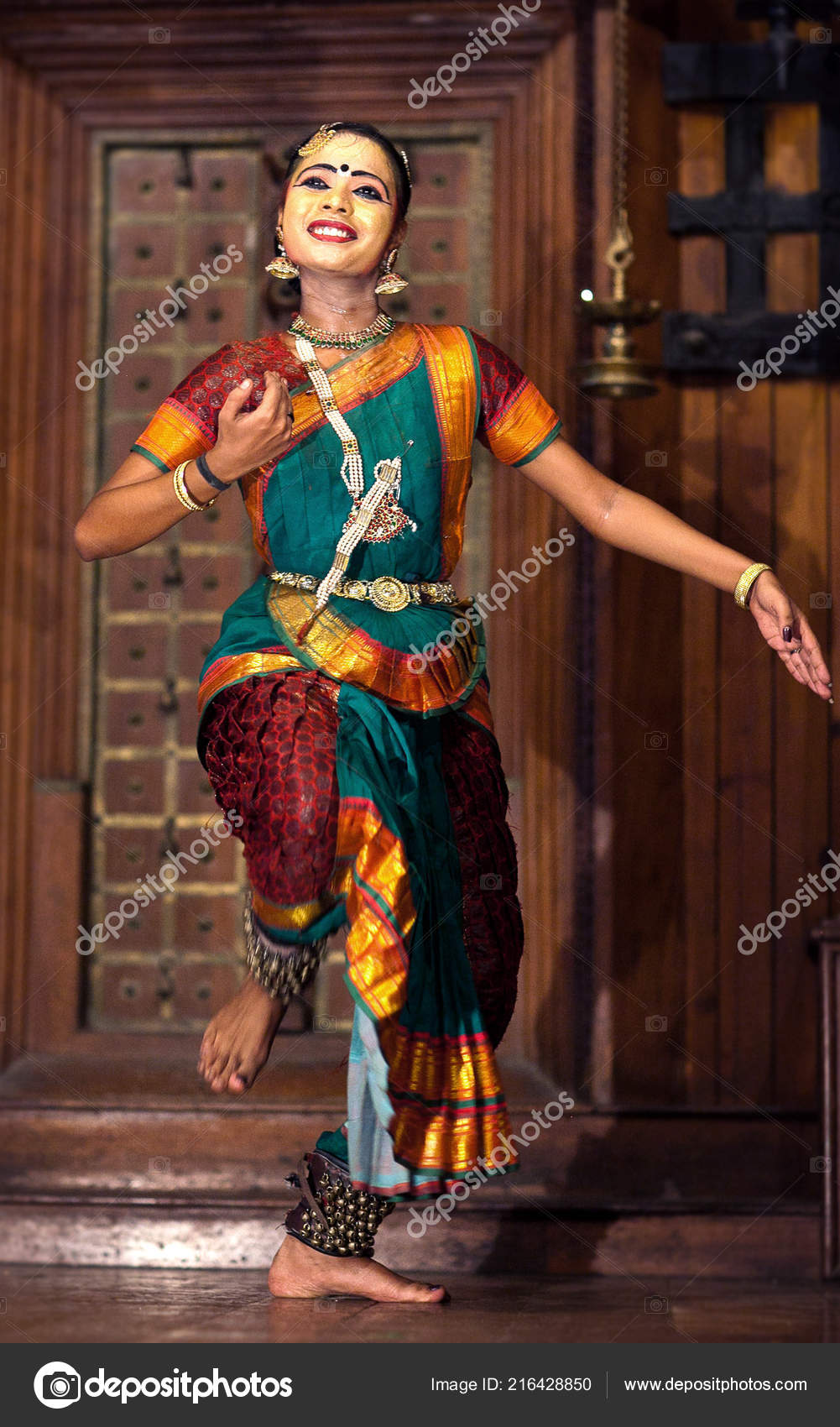 Cochin India January 2016 Beautiful Indian Girl Dancing Classical Traditional Stock Editorial Photo C Zzvet 216428850