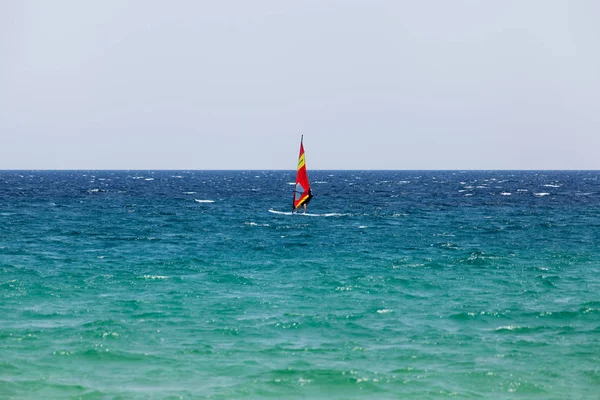 Windsurf Primeras Clases Recreativas Deportes Acuáticos Durante Las Vacaciones Verano — Foto de Stock