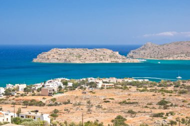Panoramik Spinalonga adası Elounda Bay, Crete, Yunanistan