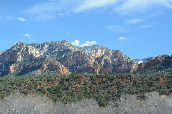 Scenic Late Winter Landscape Notable Red Rock Formations Vicinity Sedona — Stock Photo, Image