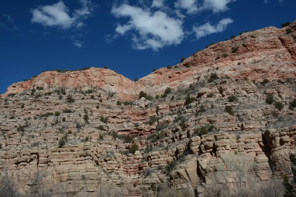 Lugn Solig Utsikt Över Några Pittoreska Klippformationer Inom Verde Canyon — Stockfoto