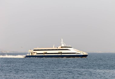 Tagus Nehri feribot tekne yelken.