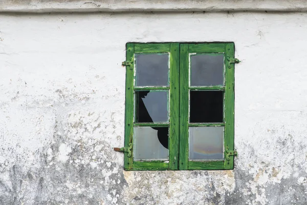 Wiondow Ett Övergivet Hus — Stockfoto